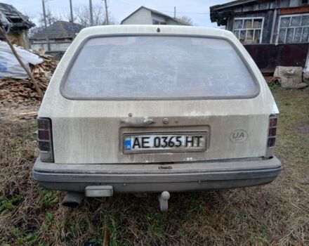 Белый Опель Рекорд, объемом двигателя 2 л и пробегом 600 тыс. км за 712 $, фото 2 на Automoto.ua