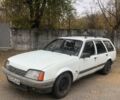 Белый Опель Рекорд, объемом двигателя 2.2 л и пробегом 75 тыс. км за 719 $, фото 1 на Automoto.ua