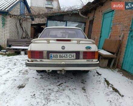 Белый Опель Рекорд, объемом двигателя 1.8 л и пробегом 250 тыс. км за 800 $, фото 1 на Automoto.ua