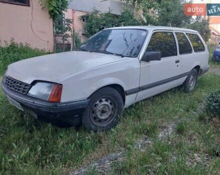 Білий Опель Рекорд, об'ємом двигуна 1.8 л та пробігом 350 тис. км за 450 $, фото 1 на Automoto.ua