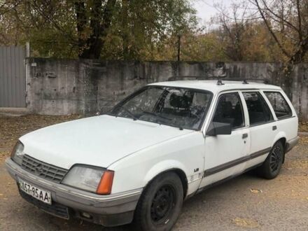 Білий Опель Рекорд, об'ємом двигуна 2.2 л та пробігом 75 тис. км за 668 $, фото 1 на Automoto.ua