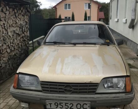 Бежевый Опель Рекорд, объемом двигателя 0 л и пробегом 100 тыс. км за 600 $, фото 2 на Automoto.ua