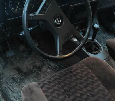 Бежевий Опель Рекорд, об'ємом двигуна 2.2 л та пробігом 160 тис. км за 500 $, фото 3 на Automoto.ua