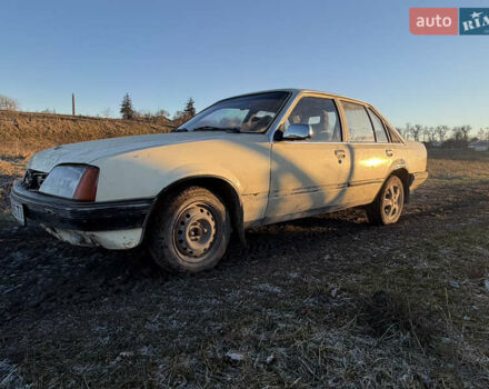 Бежевий Опель Рекорд, об'ємом двигуна 2 л та пробігом 200 тис. км за 350 $, фото 1 на Automoto.ua