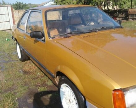 Бежевий Опель Рекорд, об'ємом двигуна 2 л та пробігом 75 тис. км за 850 $, фото 1 на Automoto.ua