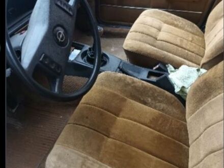 Бежевий Опель Рекорд, об'ємом двигуна 2 л та пробігом 187 тис. км за 243 $, фото 1 на Automoto.ua