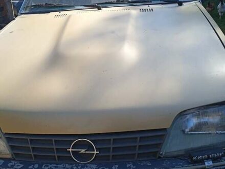 Бежевый Опель Рекорд, объемом двигателя 2.3 л и пробегом 300 тыс. км за 1000 $, фото 1 на Automoto.ua