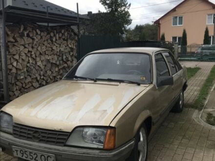 Бежевий Опель Рекорд, об'ємом двигуна 0 л та пробігом 100 тис. км за 600 $, фото 1 на Automoto.ua