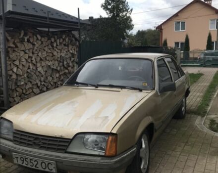 Бежевый Опель Рекорд, объемом двигателя 0 л и пробегом 100 тыс. км за 600 $, фото 1 на Automoto.ua