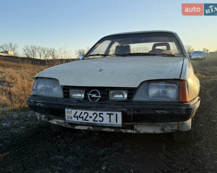Бежевый Опель Рекорд, объемом двигателя 2 л и пробегом 200 тыс. км за 350 $, фото 1 на Automoto.ua