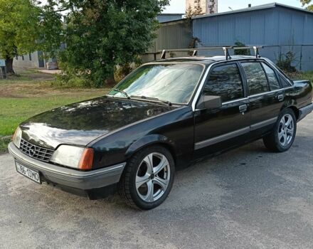 Черный Опель Рекорд, объемом двигателя 2 л и пробегом 1000 тыс. км за 955 $, фото 1 на Automoto.ua