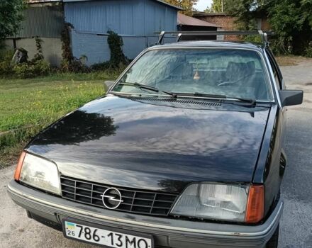 Черный Опель Рекорд, объемом двигателя 2 л и пробегом 1000 тыс. км за 955 $, фото 1 на Automoto.ua