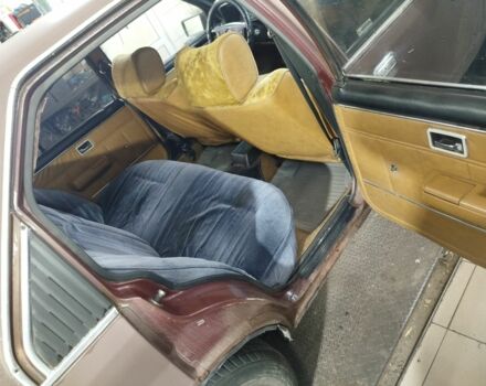 Коричневый Опель Рекорд, объемом двигателя 2 л и пробегом 250 тыс. км за 750 $, фото 4 на Automoto.ua