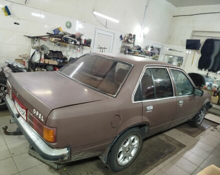 Коричневый Опель Рекорд, объемом двигателя 2 л и пробегом 250 тыс. км за 750 $, фото 3 на Automoto.ua