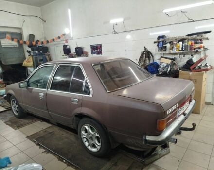 Коричневый Опель Рекорд, объемом двигателя 2 л и пробегом 250 тыс. км за 750 $, фото 2 на Automoto.ua