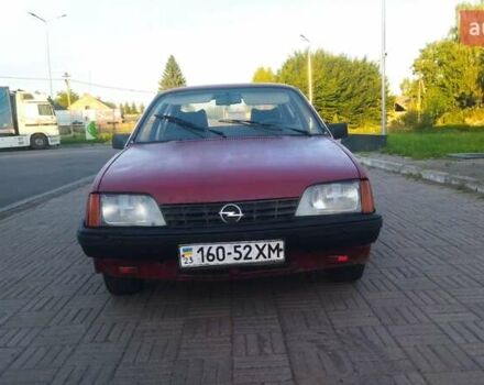 Красный Опель Рекорд, объемом двигателя 1.8 л и пробегом 333 тыс. км за 777 $, фото 4 на Automoto.ua