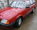 Красный Опель Рекорд, объемом двигателя 2.3 л и пробегом 200 тыс. км за 600 $, фото 1 на Automoto.ua