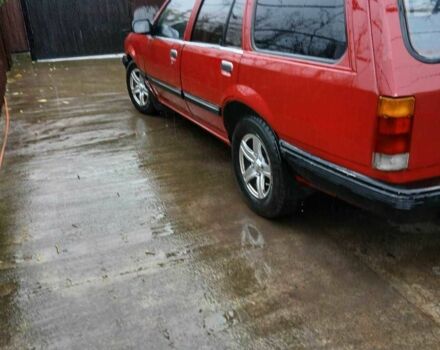 Красный Опель Рекорд, объемом двигателя 2.3 л и пробегом 200 тыс. км за 600 $, фото 2 на Automoto.ua