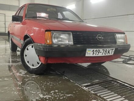 Красный Опель Рекорд, объемом двигателя 2 л и пробегом 3 тыс. км за 700 $, фото 1 на Automoto.ua
