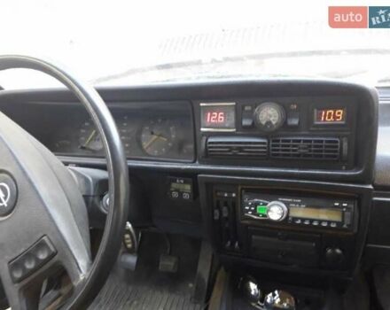 Опель Рекорд, объемом двигателя 2 л и пробегом 250 тыс. км за 1200 $, фото 4 на Automoto.ua