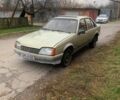 Желтый Опель Рекорд, объемом двигателя 2.3 л и пробегом 327 тыс. км за 798 $, фото 3 на Automoto.ua