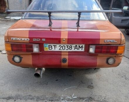 Желтый Опель Рекорд, объемом двигателя 2 л и пробегом 100 тыс. км за 532 $, фото 5 на Automoto.ua