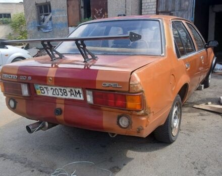 Желтый Опель Рекорд, объемом двигателя 2 л и пробегом 100 тыс. км за 532 $, фото 6 на Automoto.ua