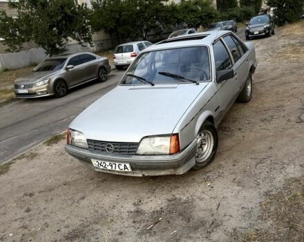 Сірий Опель Рекорд, об'ємом двигуна 2 л та пробігом 100 тис. км за 753 $, фото 1 на Automoto.ua