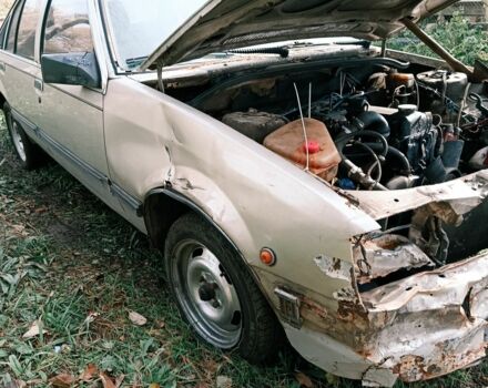 Серый Опель Рекорд, объемом двигателя 2 л и пробегом 260 тыс. км за 600 $, фото 5 на Automoto.ua