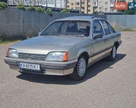 Серый Опель Рекорд, объемом двигателя 1.8 л и пробегом 150 тыс. км за 1750 $, фото 9 на Automoto.ua