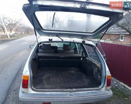 Сірий Опель Рекорд, об'ємом двигуна 2 л та пробігом 470 тис. км за 700 $, фото 3 на Automoto.ua