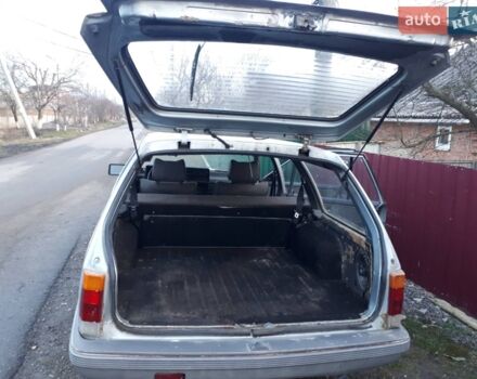 Сірий Опель Рекорд, об'ємом двигуна 2 л та пробігом 470 тис. км за 700 $, фото 3 на Automoto.ua