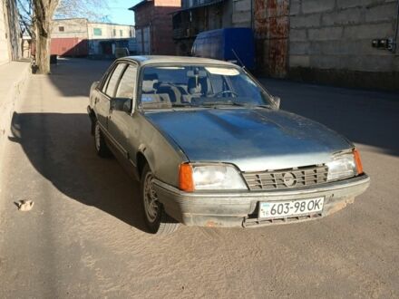 Серый Опель Рекорд, объемом двигателя 0 л и пробегом 232 тыс. км за 800 $, фото 1 на Automoto.ua