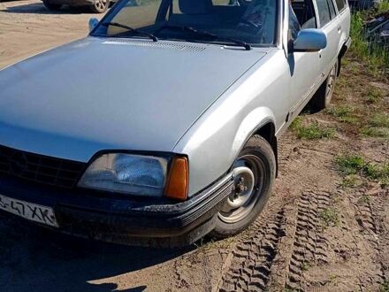 Опель Рекорд 1986 у Изюме на Automoto.ua Сірий Опель Рекорд, об'ємом двигуна 2 л та пробігом 410 тис. км за 1500 $, фото 1 на Automoto.ua