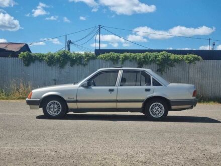 Сірий Опель Рекорд, об'ємом двигуна 1.8 л та пробігом 150 тис. км за 1750 $, фото 1 на Automoto.ua