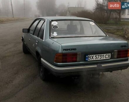 Серый Опель Рекорд, объемом двигателя 1.8 л и пробегом 281 тыс. км за 800 $, фото 1 на Automoto.ua