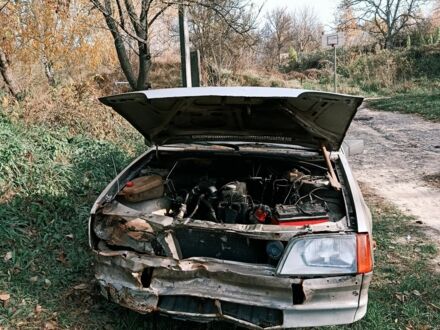 Серый Опель Рекорд, объемом двигателя 2 л и пробегом 260 тыс. км за 600 $, фото 1 на Automoto.ua