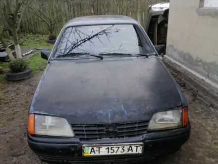 Сірий Опель Рекорд, об'ємом двигуна 2 л та пробігом 100 тис. км за 355 $, фото 1 на Automoto.ua