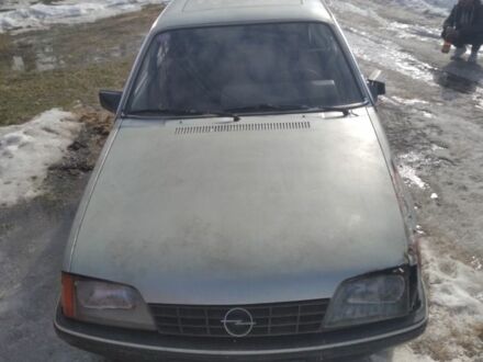 Сірий Опель Рекорд, об'ємом двигуна 2 л та пробігом 1000 тис. км за 366 $, фото 1 на Automoto.ua