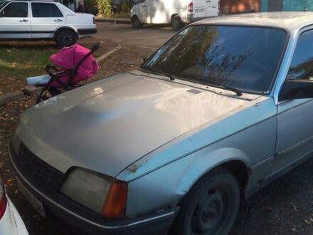 Опель Рекорд 1986 у Чернівцях на Automoto.ua Сірий Опель Рекорд, об'ємом двигуна 2.3 л та пробігом 400 тис. км за 963 $, фото 1 на Automoto.ua