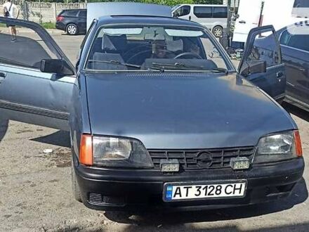 Опель Рекорд 1986 в Ивано-Франковске на Automoto.ua Серый Опель Рекорд, объемом двигателя 1.8 л и пробегом 200 тыс. км за 600 $, фото 1 на Automoto.ua