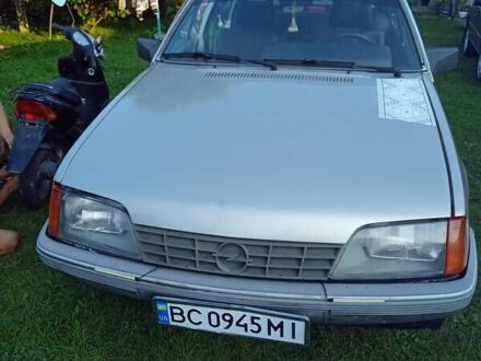 Опель Рекорд 1986 у Дрогобичі на Automoto.ua Сірий Опель Рекорд, об'ємом двигуна 1.8 л та пробігом 800 тис. км за 800 $, фото 1 на Automoto.ua