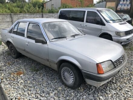 Сірий Опель Рекорд, об'ємом двигуна 2 л та пробігом 500 тис. км за 501 $, фото 1 на Automoto.ua