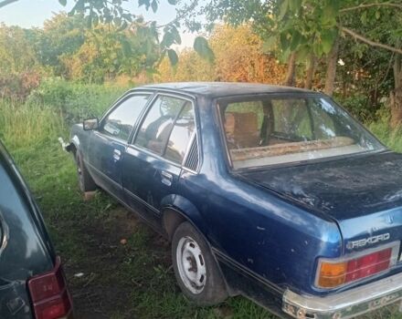 Синий Опель Рекорд, объемом двигателя 2 л и пробегом 80 тыс. км за 485 $, фото 4 на Automoto.ua