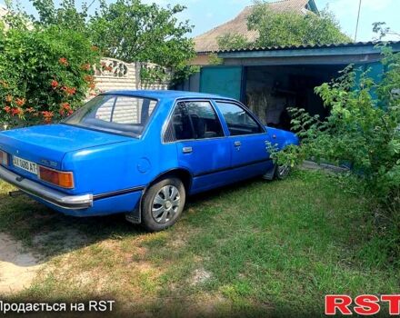 Синий Опель Рекорд, объемом двигателя 2 л и пробегом 200 тыс. км за 1500 $, фото 3 на Automoto.ua