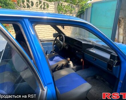 Синий Опель Рекорд, объемом двигателя 2 л и пробегом 200 тыс. км за 1500 $, фото 5 на Automoto.ua