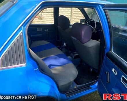 Синий Опель Рекорд, объемом двигателя 2 л и пробегом 200 тыс. км за 1500 $, фото 4 на Automoto.ua