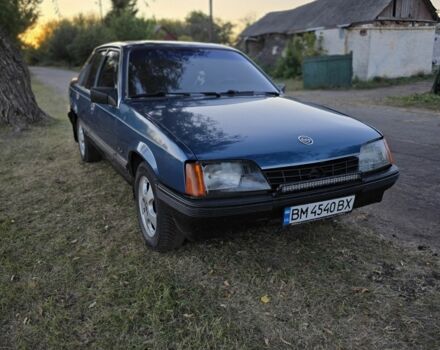 Синий Опель Рекорд, объемом двигателя 2 л и пробегом 600 тыс. км за 1300 $, фото 2 на Automoto.ua