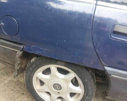 Синий Опель Рекорд, объемом двигателя 2 л и пробегом 285 тыс. км за 1707 $, фото 3 на Automoto.ua