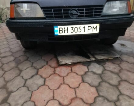 Синий Опель Рекорд, объемом двигателя 2.3 л и пробегом 1000 тыс. км за 999 $, фото 2 на Automoto.ua